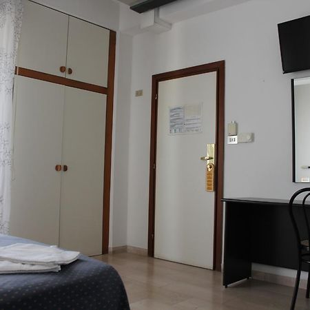 Hotel Grand Meeting Ρίμινι Εξωτερικό φωτογραφία