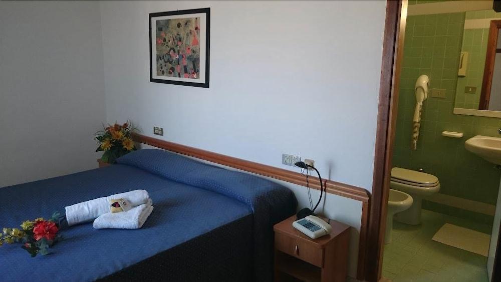 Hotel Grand Meeting Ρίμινι Εξωτερικό φωτογραφία