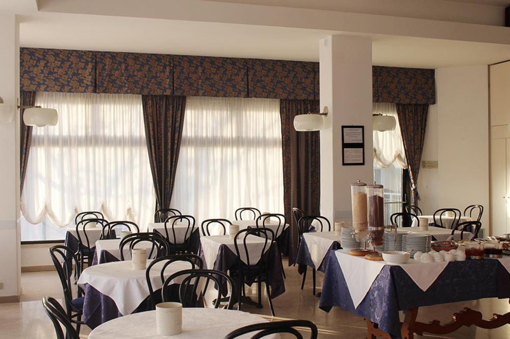 Hotel Grand Meeting Ρίμινι Εξωτερικό φωτογραφία