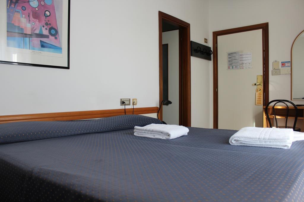 Hotel Grand Meeting Ρίμινι Εξωτερικό φωτογραφία
