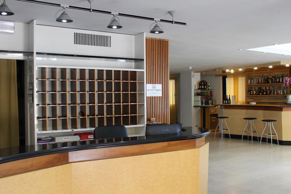Hotel Grand Meeting Ρίμινι Εξωτερικό φωτογραφία